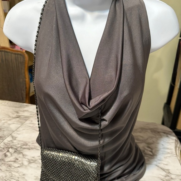 vintage-style black mesh evening bag with a metallic chain strap. - Picture 2 of 8